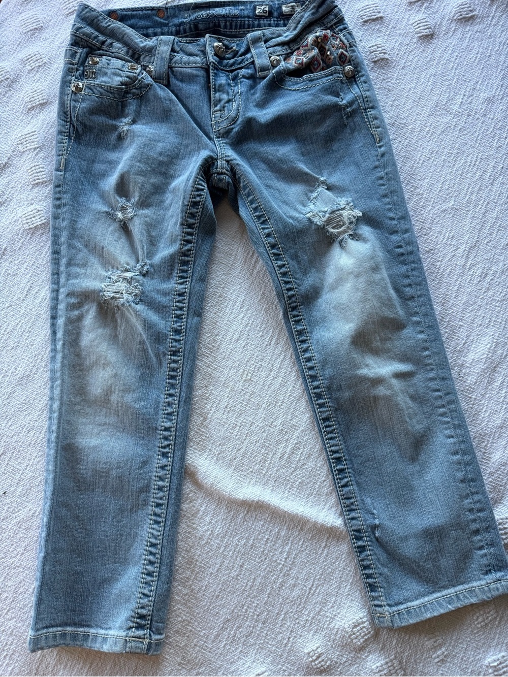 Miss Me cuffed denim capri -SZ 26
H4
